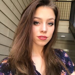 Meet your Posher, Abby